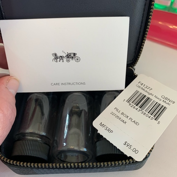 Coach travel set. - Picture 7 of 8